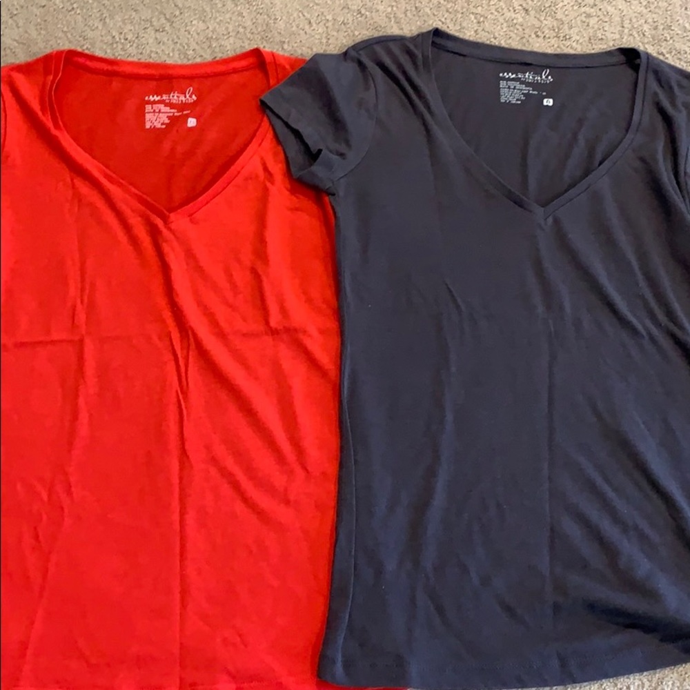 Essentials T shirt.